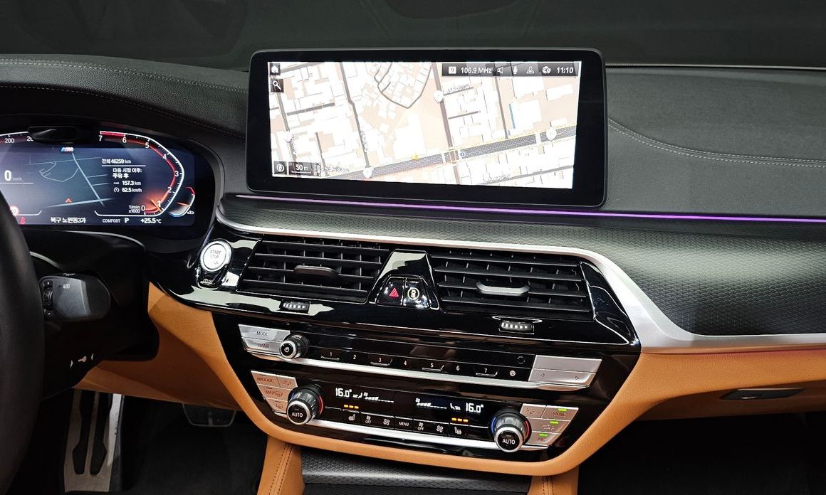 BMW 5-Series 2023