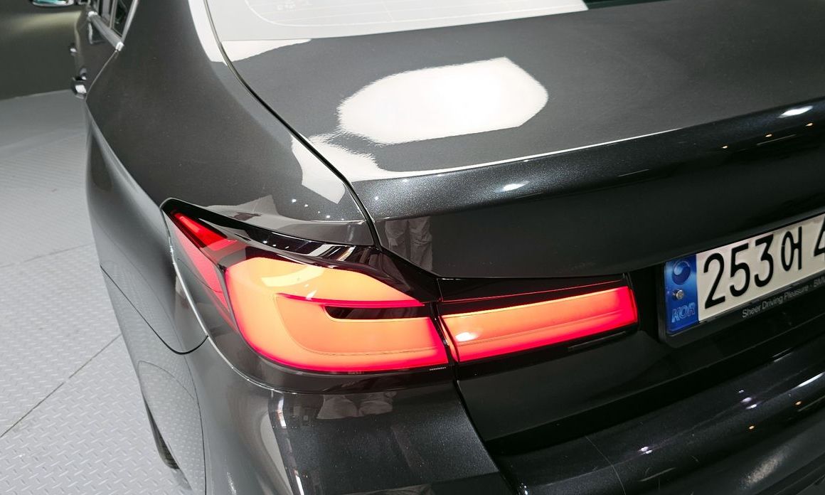 BMW 5-Series 2023