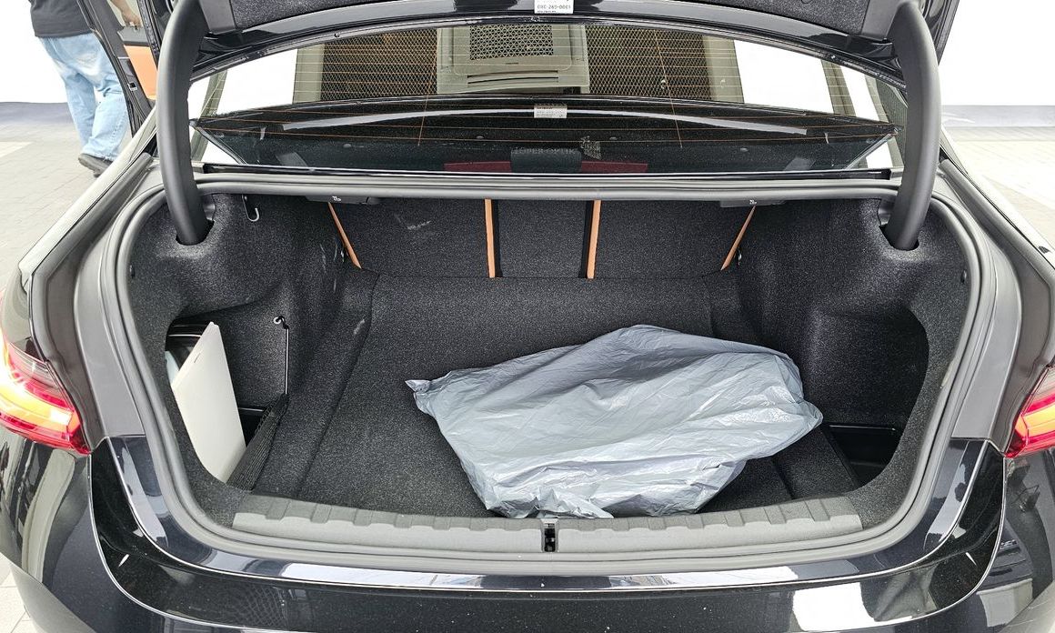 BMW 3-Series 2024