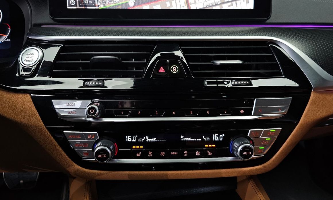 BMW 5-Series 2023