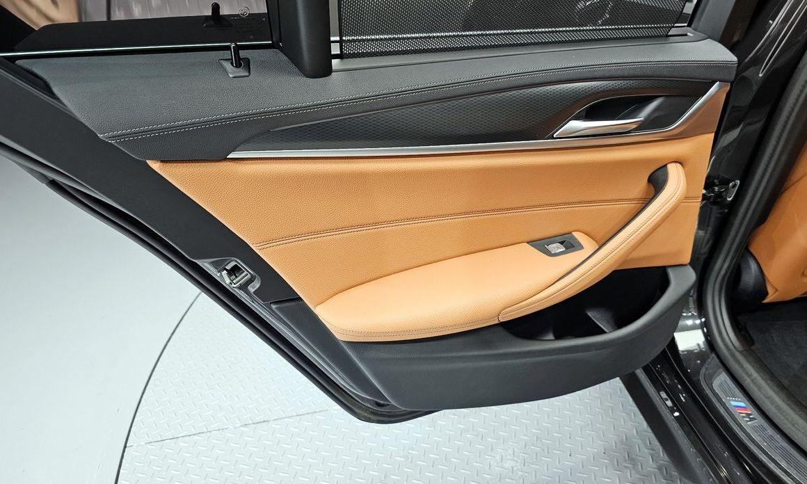 BMW 5-Series 2023
