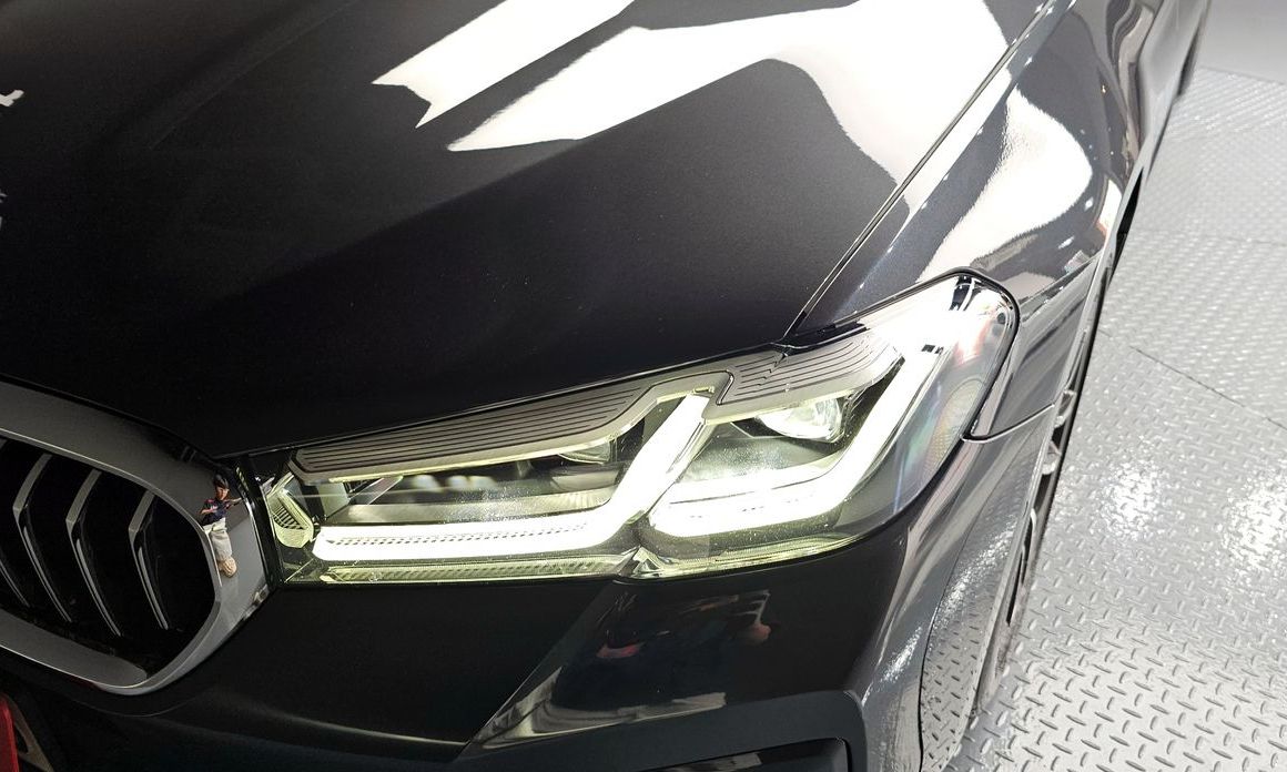 BMW 5-Series 2023