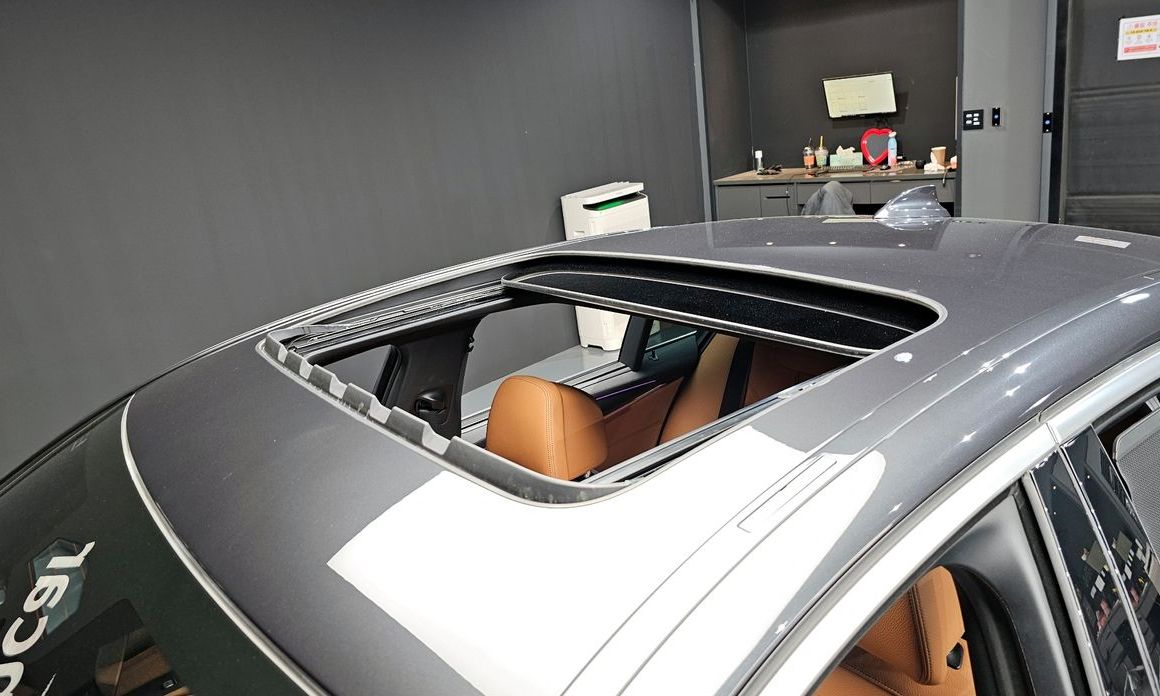 BMW 5-Series 2023