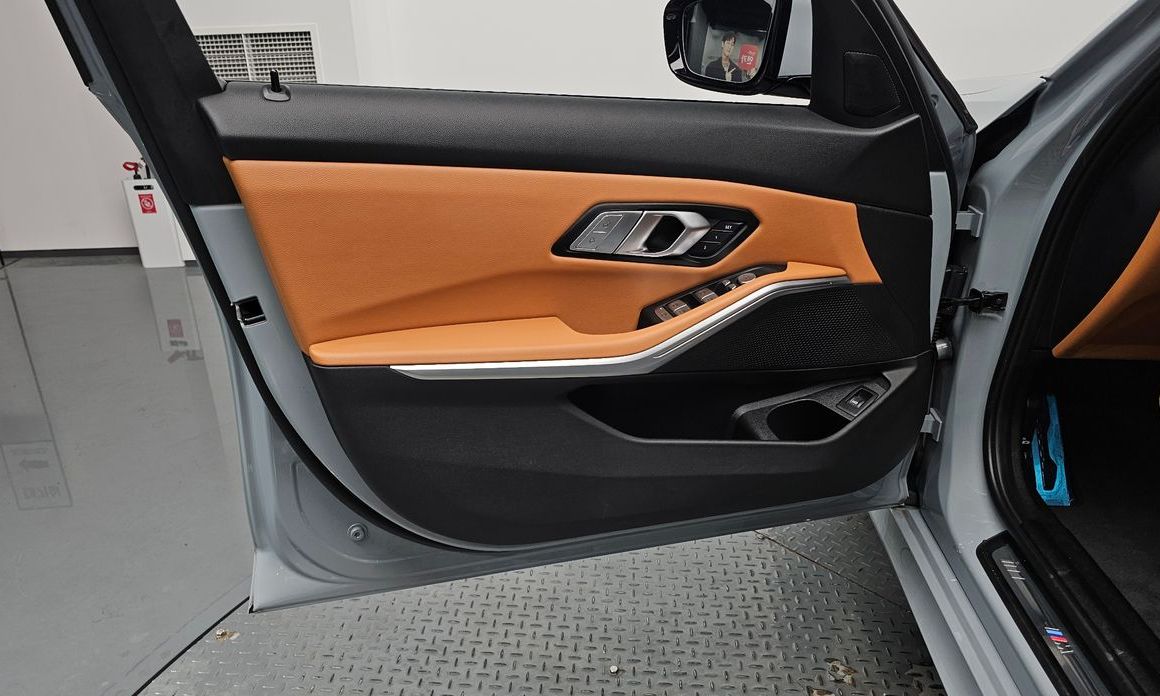 BMW 3-Series 2023