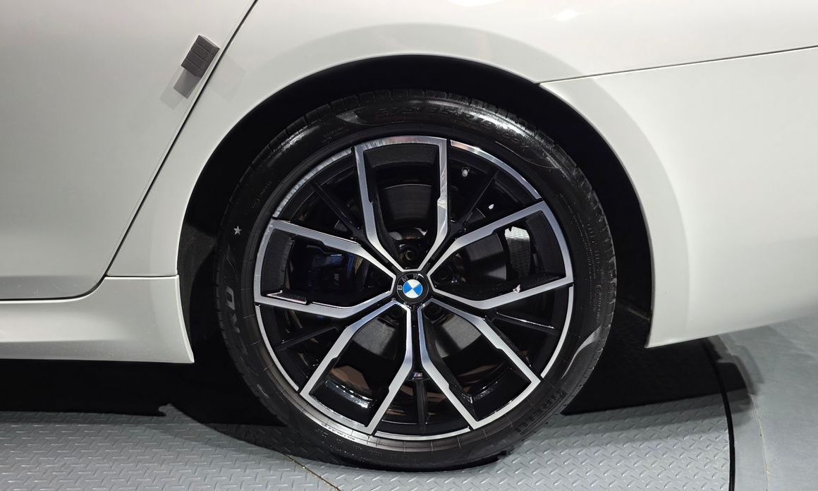 BMW 5-Series 2022