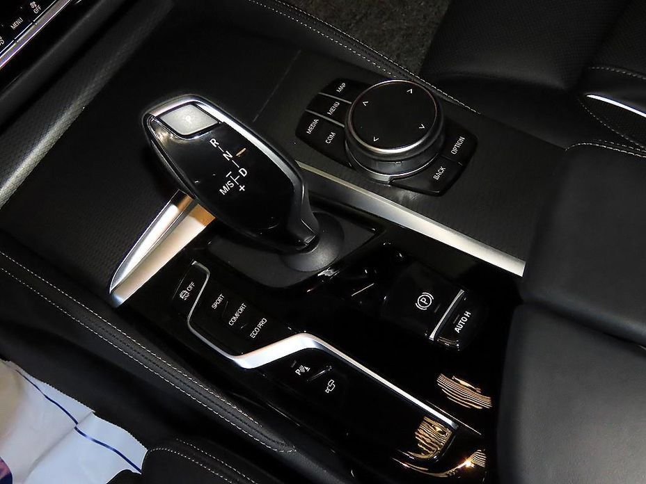 BMW 5-Series 2023