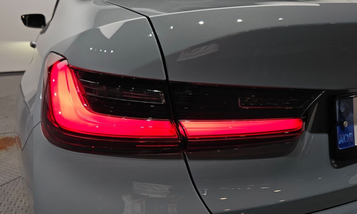 BMW 3-Series 2023