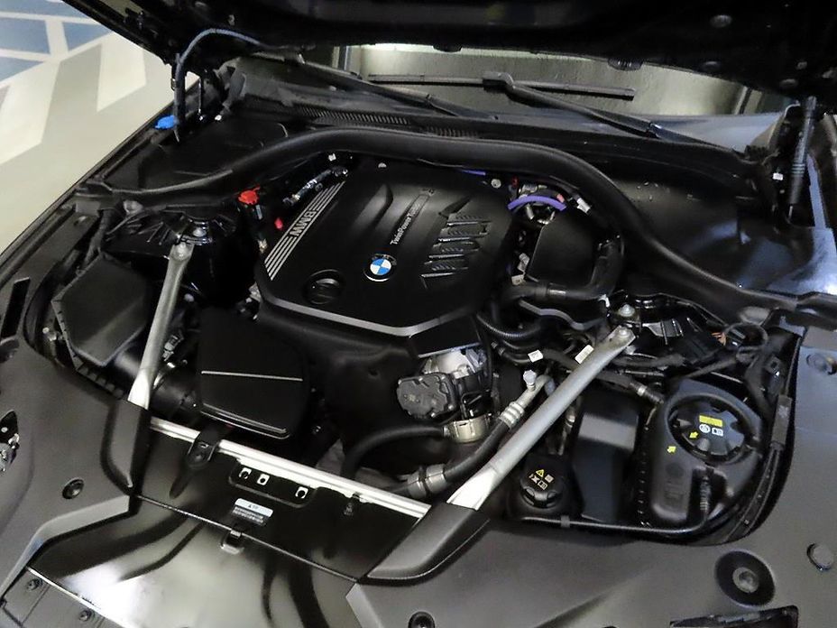 BMW 5-Series 2023