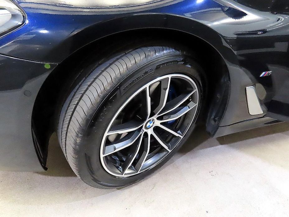 BMW 5-Series 2023