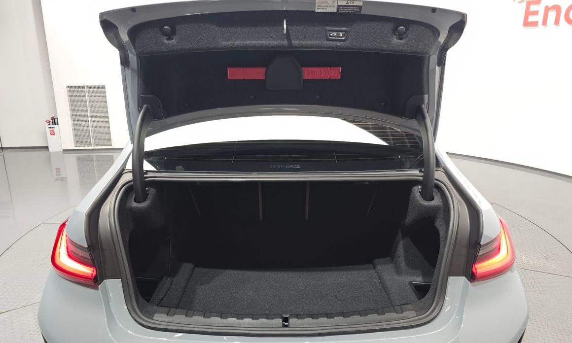 BMW 3-Series 2023