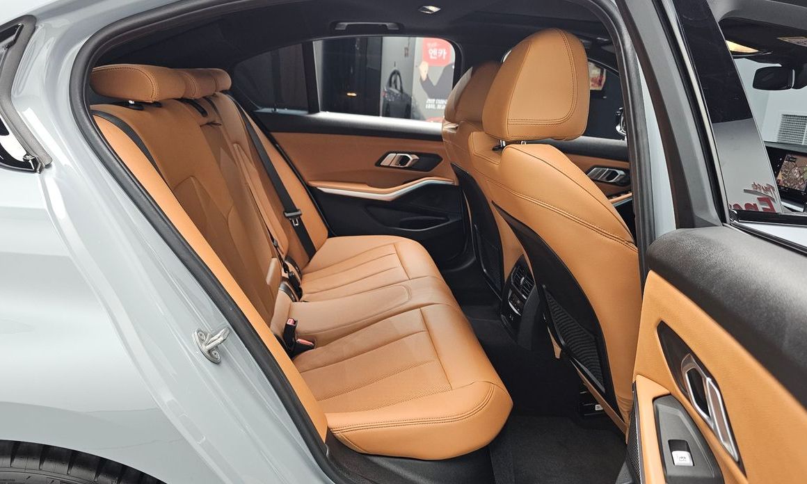 BMW 3-Series 2023