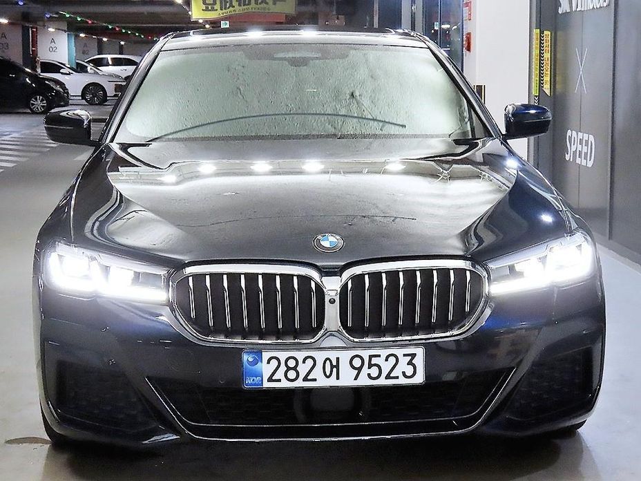 BMW 5-Series 2023