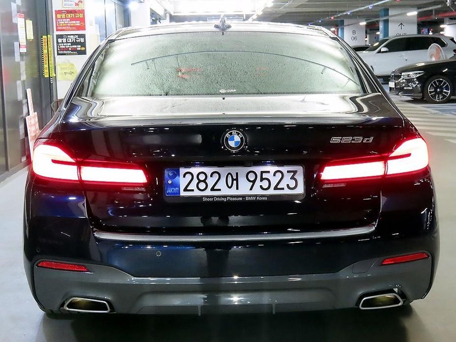 BMW 5-Series 2023
