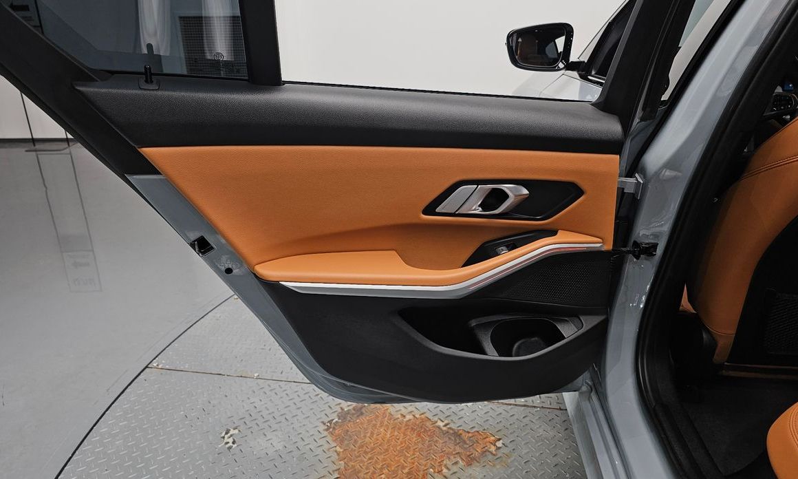 BMW 3-Series 2023