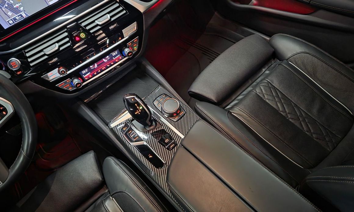 BMW 5-Series 2023