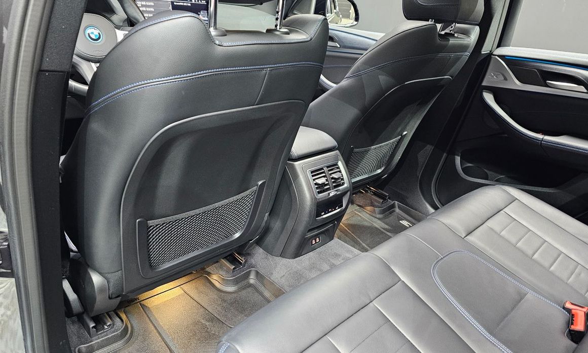 BMW iX3 2023