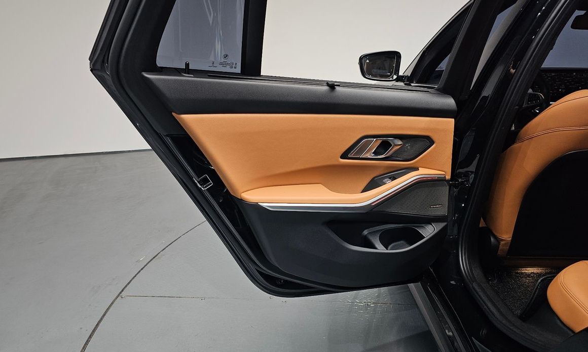 BMW 3-Series 2024