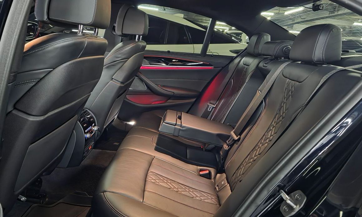 BMW 5-Series 2023