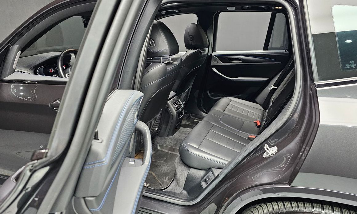 BMW iX3 2023