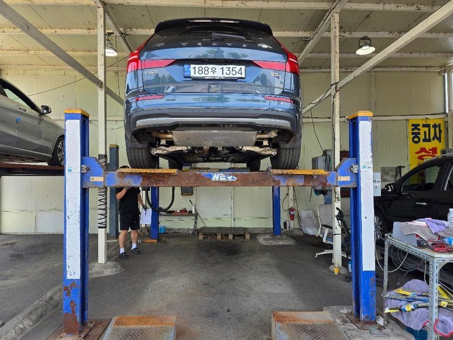 Volvo V60 2025