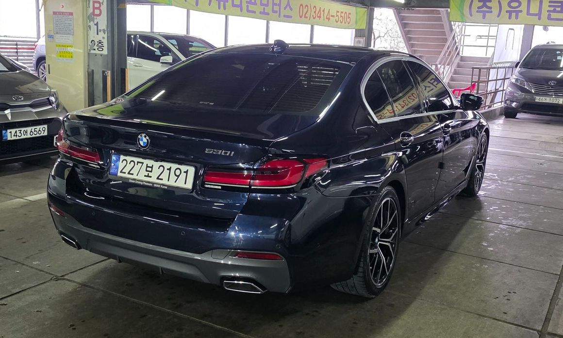 BMW 5-Series 2023