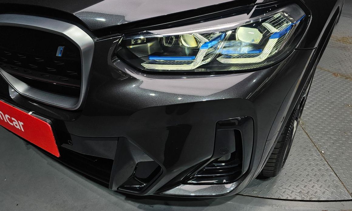 BMW iX3 2023