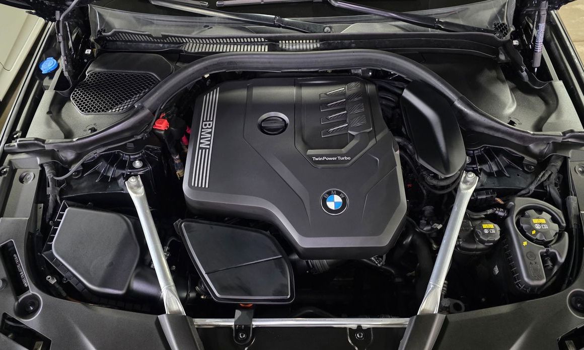 BMW 5-Series 2023