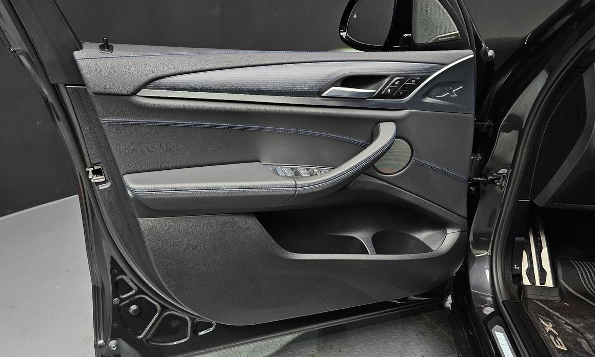 BMW iX3 2023