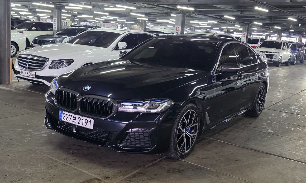 BMW 5-Series 2023