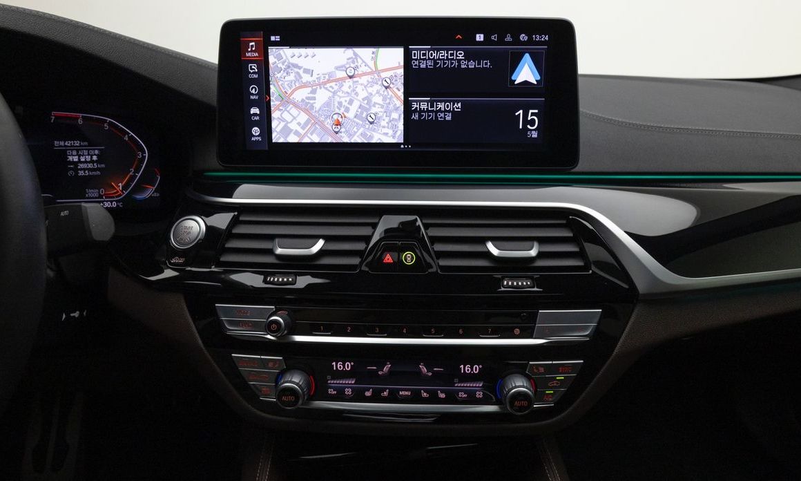 BMW 5-Series 2023