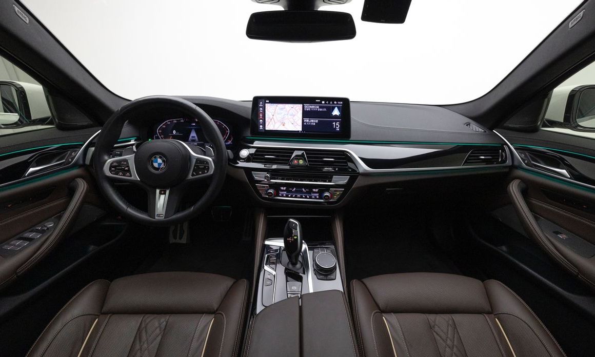 BMW 5-Series 2023