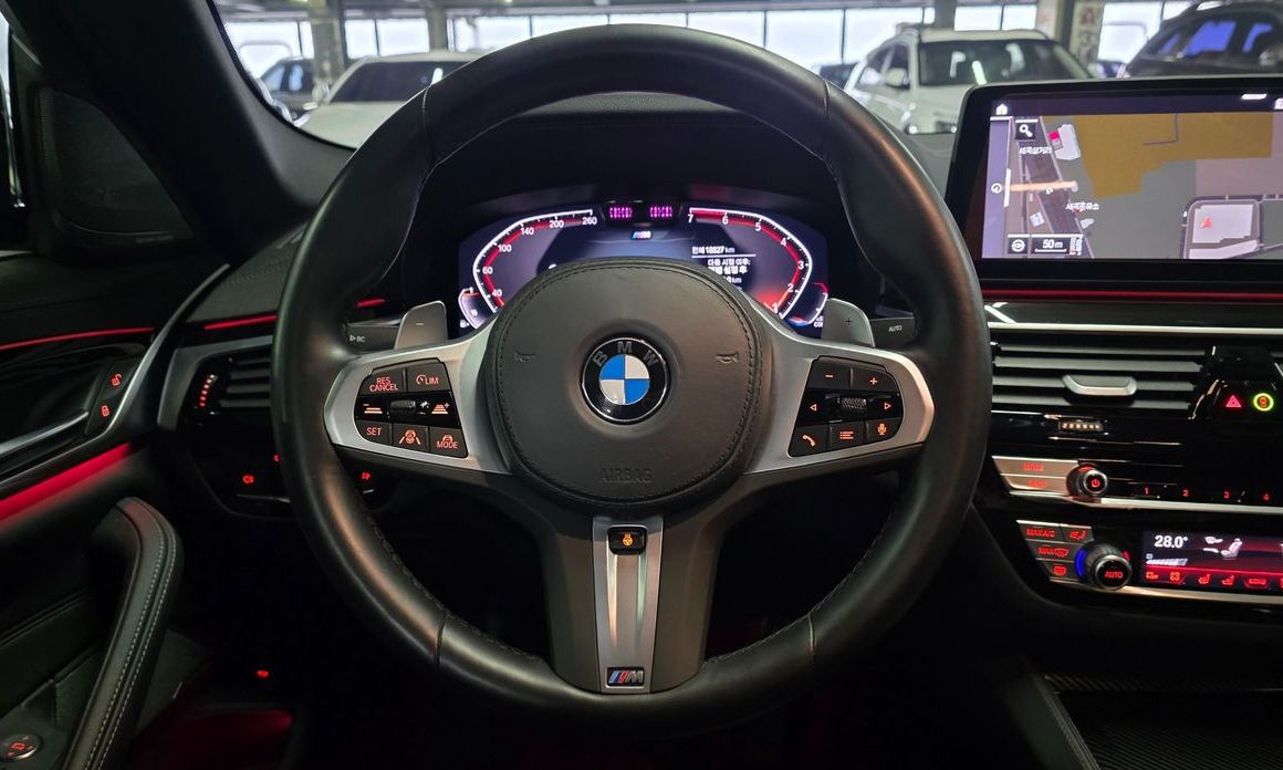 BMW 5-Series 2023