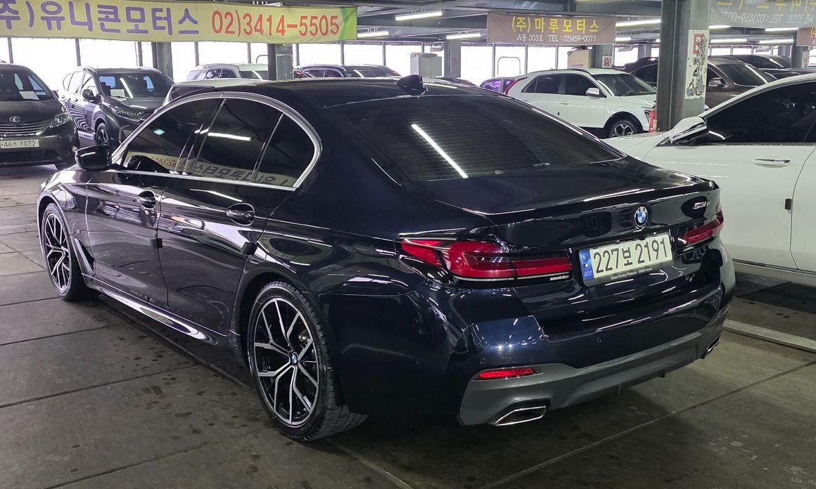 BMW 5-Series 2023