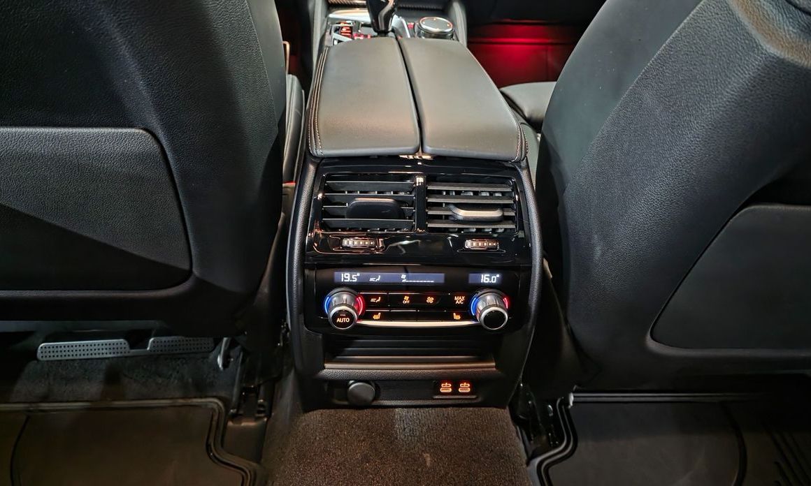 BMW 5-Series 2023