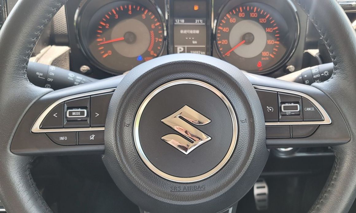 Suzuki Jimny 2023