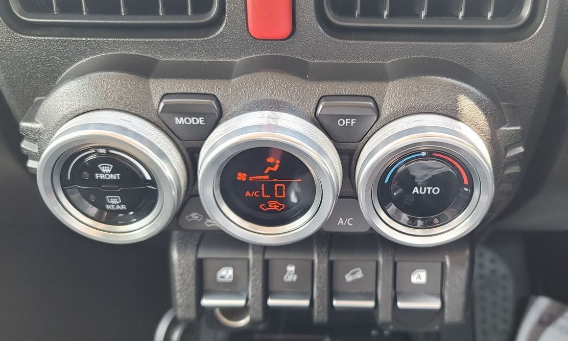 Suzuki Jimny 2023