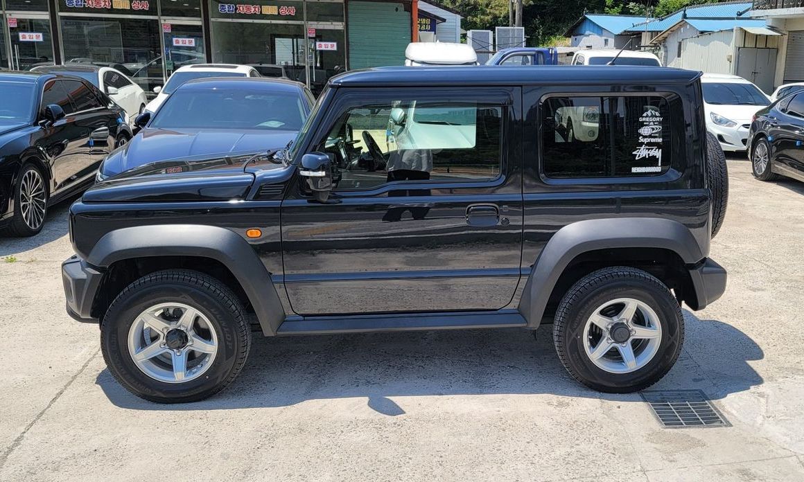 Suzuki Jimny 2023