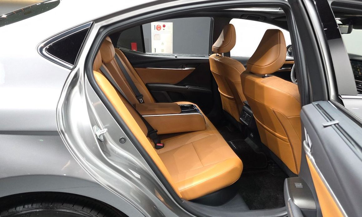 Toyota Camry 2025