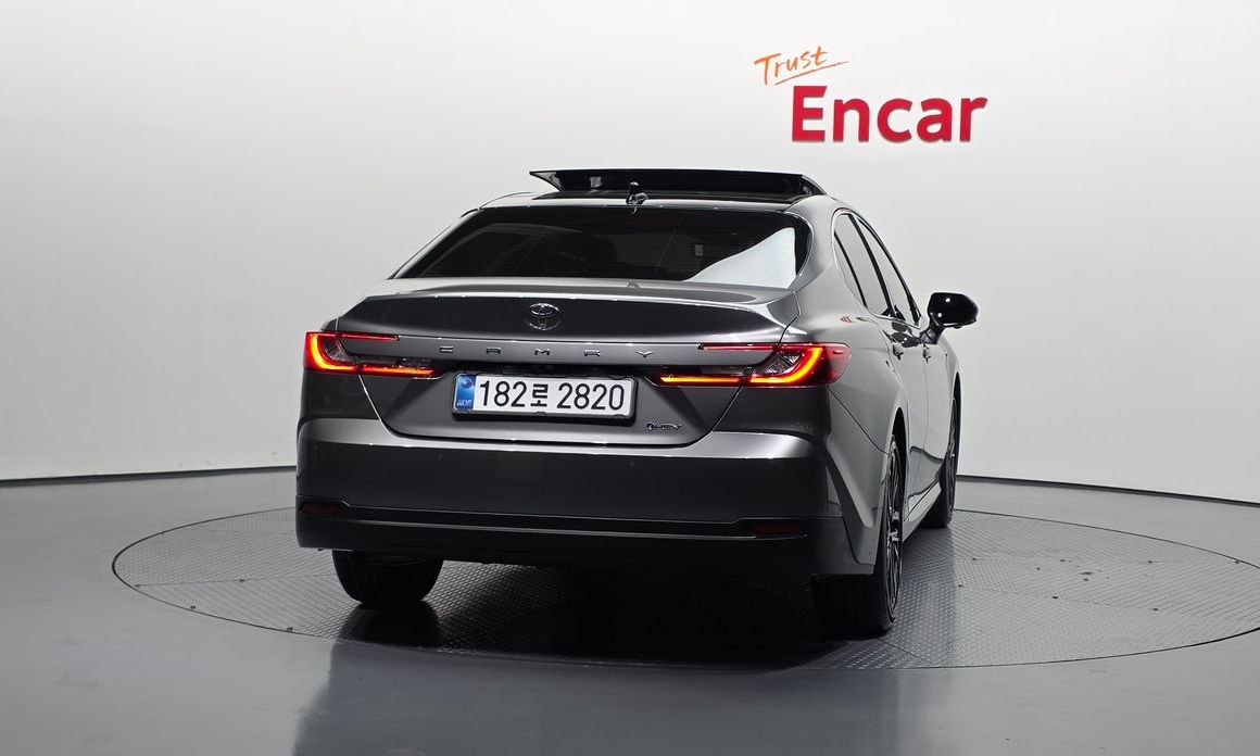 Toyota Camry 2025