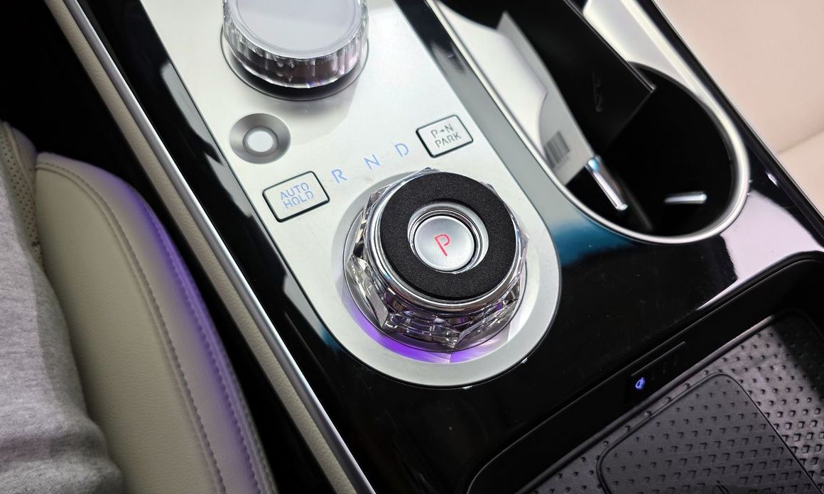 Genesis GV70 2025