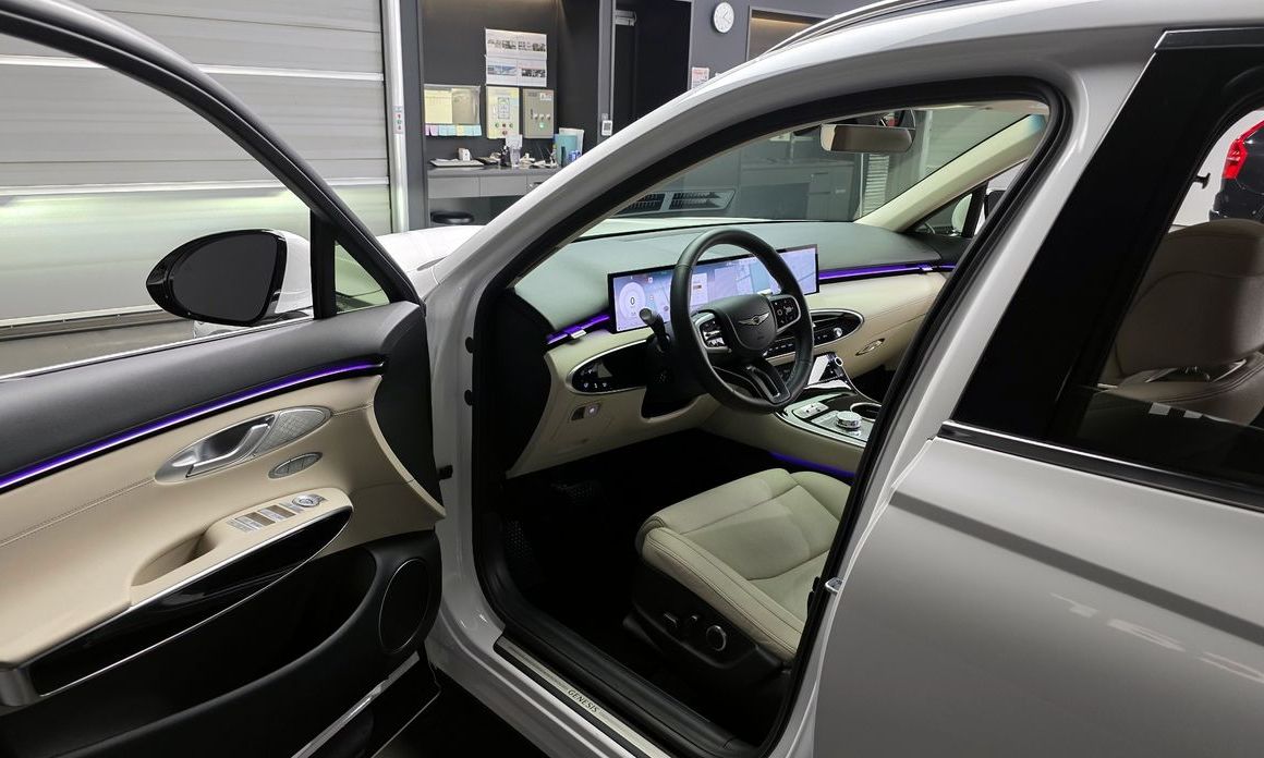 Genesis GV70 2025