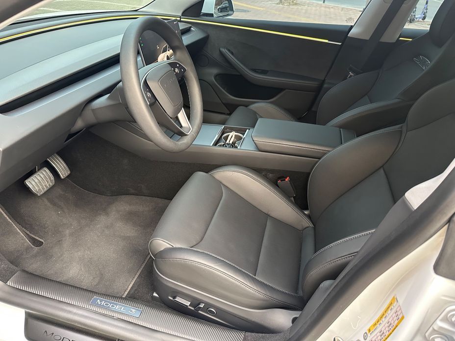 Tesla Model 3 2024