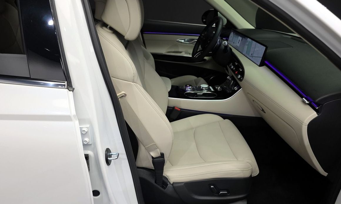 Genesis GV70 2025