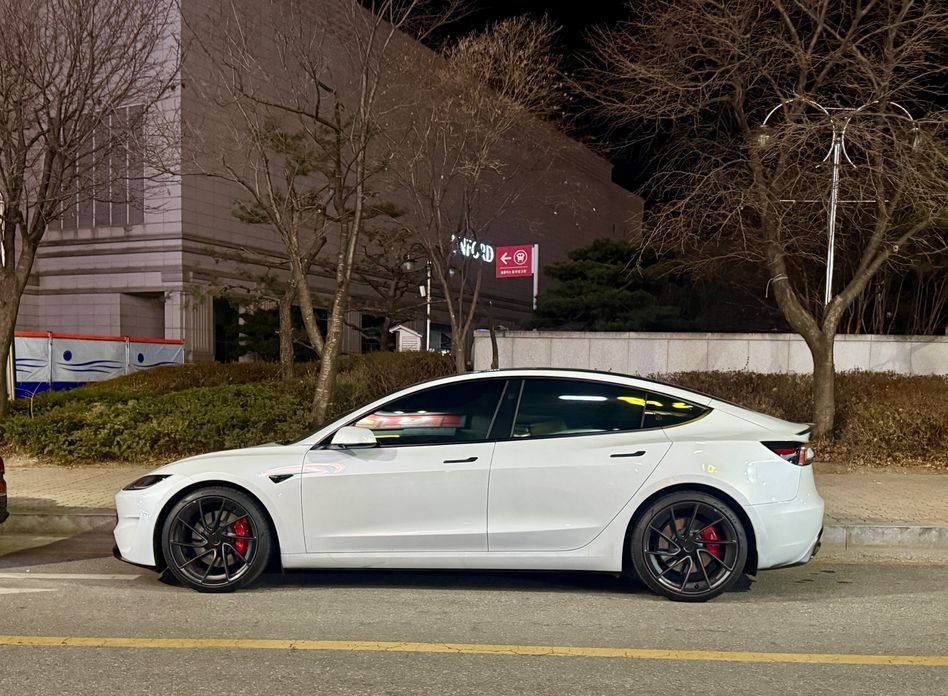 Tesla Model 3 2024