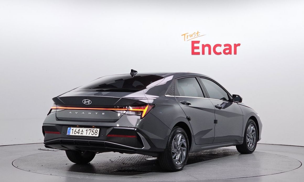 Hyundai AVANTE 2025