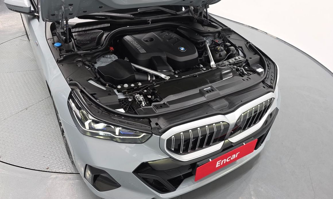 BMW 5-Series 2024