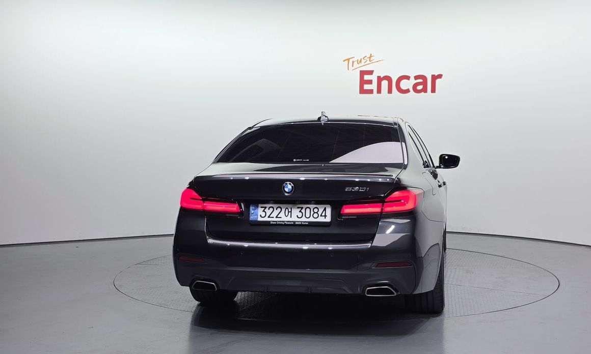 BMW 5-Series 2022