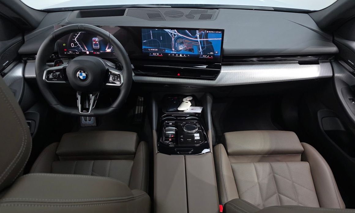 BMW 5-Series 2024