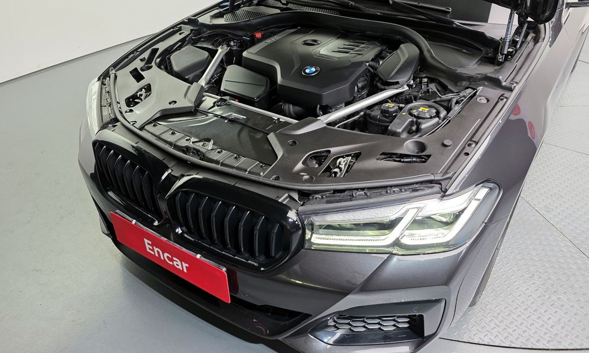 BMW 5-Series 2022