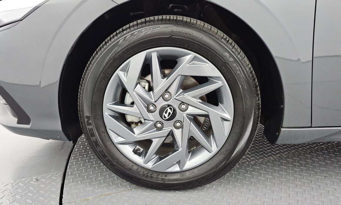 Hyundai AVANTE 2025